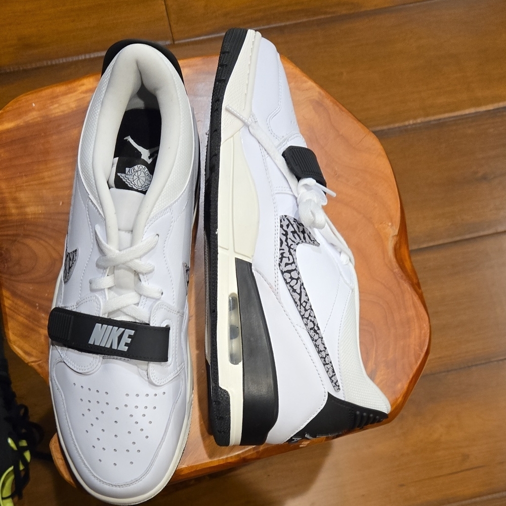 Air Jordan 312 Nike White and Black Sneakers With Leopard Check Print